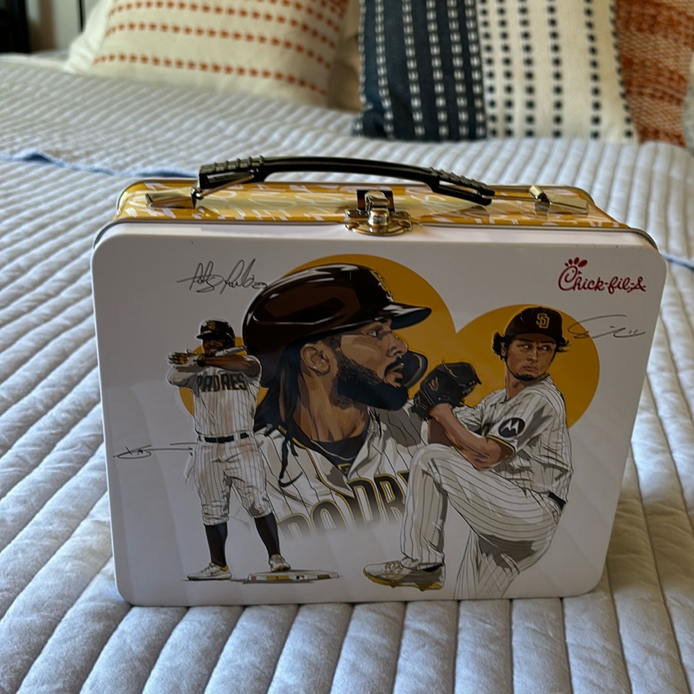 Padres Lunch pale-New